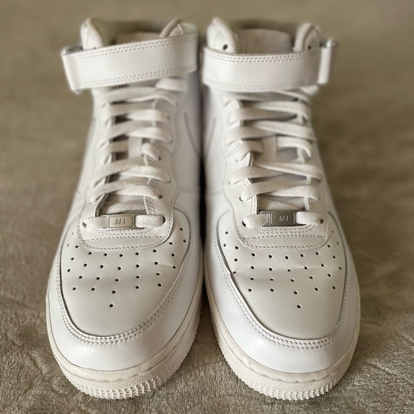 Air Force 1 Mids - Picture 2 of 6